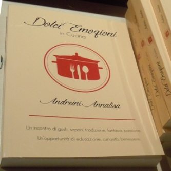 DOLCI EMOZIONI IN CUCINA: UN BEST SELLER DI SUCCES... DOLCI EMOZIONI IN CUCINA: UN BEST SELLER DI SUCCES...